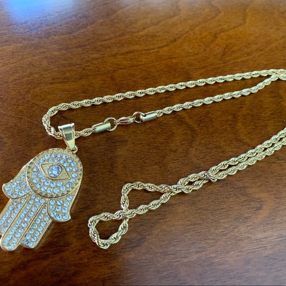 Hamsa Hand Pendant and necklace - Picture 5 of 6